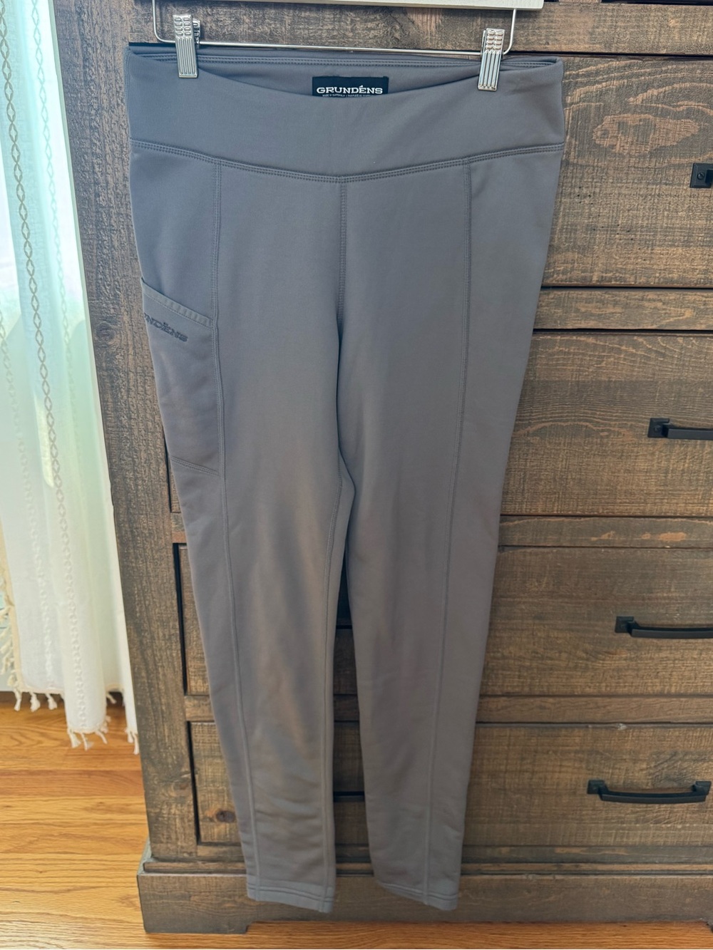 NWT Grundéns Gray Women's Ponte Leggings with Utility Pocket, Size M